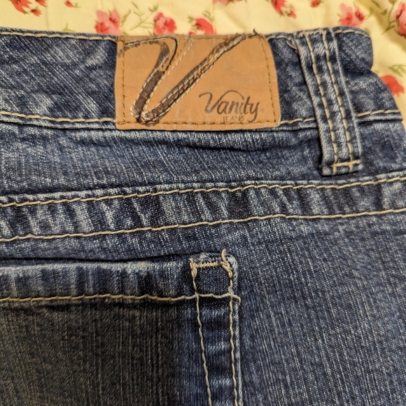 💥 5 for 25 💥 Vanity "Sasha"  size 33 cut off jeans - Picture 7 of 10